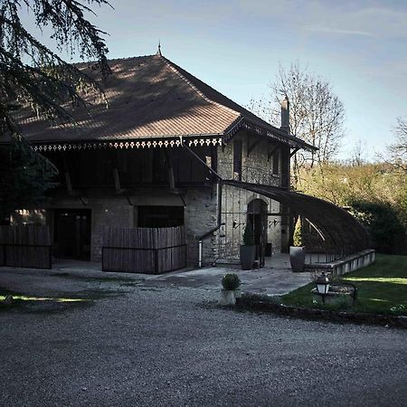 Отель Domaine Des Sequoias - Les Collectionneurs Ruy-Montceau Экстерьер фото